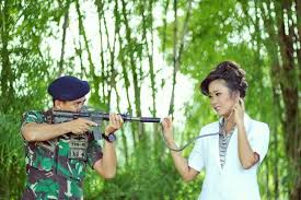Di pihak armenia, empat tentaranya tewas—termasuk dua perwira. 11 Foto Prewedding Lucu Tema Profesi Dokter Polisi Tentara Semua Ada Di Sini