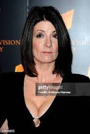 Katherine Dow's Instagram, Twitter & Facebook