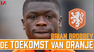 Brian brobbey scored 49 goals and had 10 assists for ajax u19 and netherlands u17 this season, in all competitions including friendlies. De Toekomst Van Oranje 2 Brian Brobbey Ajax Youtube