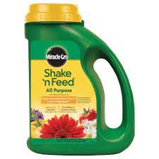 So how much of the miracle gro fertilizer should be used? Miracle Gro Shake N Feed 4 5 Lb All Purpose Plant Food 110569 The Home Depot