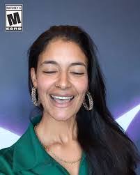 Jessica Strang's Instagram, Twitter & Facebook