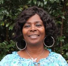 Elizabeth Perritt's Instagram, Twitter & Facebook