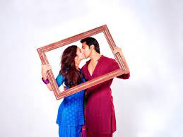 Be a part of the 'flimi photoshoot' catch all the behind the scenes action as kavya and humpty show their crazy side during the photoshoot of the poster. Humpty Sharma Ki Dulhania Photos Hd Images Pictures Stills First Look Posters Of Humpty Sharma Ki Dulhania Movie Filmibeat