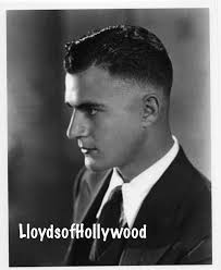 Gilbert Roland, bell'attore di Hollywood, star del cinema muto, di profilo,  fotografia in studio del 1927