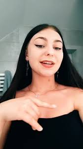 laura bartkowiak 😊 (@__laura_b_)