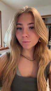 Amy Menefee's Instagram, Twitter & Facebook