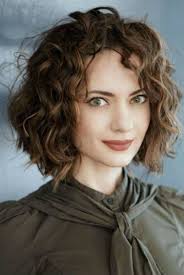 Voici les plus belles idées de pour les mariées aux. 21 Degrade Cheveux Boucles Mi Long Carre Cheveux Boucles Hair Madame Decouvrez Et Partagez Les Tendances Coiffures De La Saison