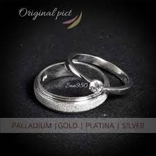 Perbedaan cincin tunangan dan cincin pernikahan. Jual Cincin Emas Putih Pria Terbaru Harga Murah Blibli Com