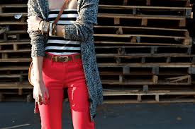 Kinder wünschen sich ein hochbett, das als spielbett zum klettern und rutschen einlädt. Red Denim Trend Envy