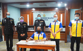 Email rate your experience with the malaysian immigration office (pejabat imigresen) seberang jaya, pulau pinang, malaysia: Imigresen Penang On Twitter Kunjungan Hormat Oleh Pengerusi Pertubuhan Kesedaran Jenayah Keselamatan Awam Pulau Pinang Ccpss Dato Mohamad Anil Shah Bin Abdullah Ke Atas Pengarah Jabatan Imigresen Malaysia Negeri Pulau Pinang