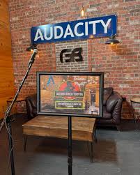 Time to unwind and spend an incredible evening with our very own Marc Madore  this Saturday @ 8pm!! 🍻 Il est temps de se détendre et de passer une  soirée incroyable avec