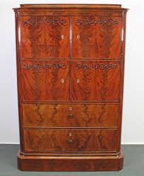 Spätbiedermeierschrank mahagoni schrank kleiderschrank geschirrschrank barock. Sold Price Kabinett Schrank England 19 Jh Pyramiden Mahagoni Zwei Schube Daruber Zwei Zweiturige Facher Turen Mit Aufgesetztem Rankenschnitzwerk Das Obere Innen Mit Neun Kleinen Schuben Und Offenem Fach 147 X 98 X 55