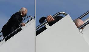 Joe biden fell on the stairs of air force one before flying to georgia today. Ysyimz4qebjmjm