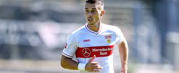 Wir werfen einen blick auf die mögliche aufstellung. Vfb Stuttgart Kehrt Erik Thomy Gegen Augsburg In Den Kader Zuruck