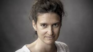 Vidéo: La poétesse Soline de Laveleye : 'Combien d’oiseaux partis et d’airs  appauvris, combien d’enfants aussi ?'