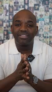 Luis Nash's Instagram, Twitter & Facebook