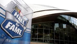 Video posted by fox 8 shows hundreds of the birds lying on. Hundreds Of Birds Smashed Into The Nascar Hall Of Fame Building For Over An Hour In A Scene Straight Out Of A Horror Movie Brobible