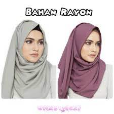 Taffeta adalah jenis kain tenunan yang umumnya dibuat dari kombinasi bahan poliester, asetat, nilon, dan serat sintetis lainnya. Lengkap Ini Dia 14 Jenis Kain Yang Perlu Kamu Ketahui Agar Lebih Nyaman Saat Berhijab