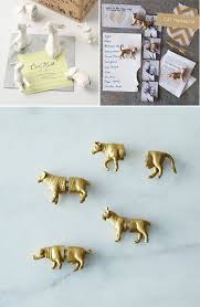 Party Animals 10 Plastic Animal Diys At Home In Love Plastic Animals Animal Party Gift Wrapping Inspiration