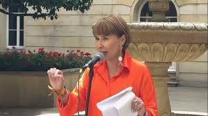 Alicia victoria arango olmos (born 1 october 1958) is a colombian politician and businesswoman, who serves as the minister of interior and former minister of labor of colombia. Alicia Arango Olmos Home Facebook