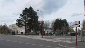 Tout ascendant qui soustrait un enfant mineur des mains des personnes qui exercent à son égard l'autorité parentale ou de celles auxquelles il a été confié ou de celles chez. Un Dunkerquois De 21 Ans En Voie De Radicalisation Condamne Pour Avoir Recueilli Deux Mineurs La Voix Du Nord