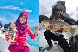 Korps wanita angkatan darat (kowad) bukan mawar penghias taman tetapi melati pagar bangsa walaupun tentara tapi tetap. Lebih 2 Juta Tontonan Untuk Video Makan Seafood Mentah Atas Bot Ramai Tertipu Gadis Laut Ini Bukan Anak Nelayan Mak Ayah Tak Payah Beli Ikan Dah Viral Mstar