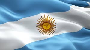 Salve, argentina bandera azul y blanca, jirón del cielo en donde reina el sol; Shutterstock