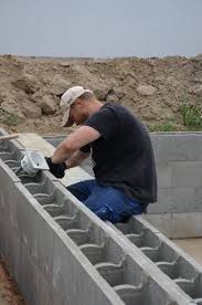 Einen Pool Fur Den Eigenen Garten Mit Hilfe Selber Bauen In 2020 Garten Pool Selber Bauen Pool Im Garten Diy Schwimmbad