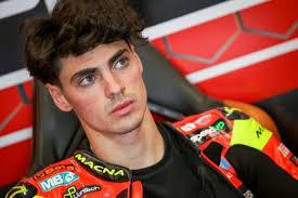 MotoGP-Márquez 'passeia' em Aragón e vence sprint após fazer pole