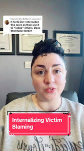 Erin Demars's Instagram, Twitter & Facebook