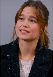 Caroline Pearl's Instagram, Twitter & Facebook