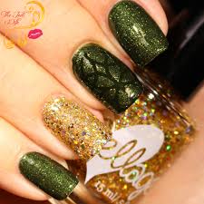We rounded up gorgeous green nail art designs from instagram—no shamrocks involved. St Patrick S Day Nail Art With Ellagee Polish Laugh Love Contour