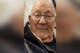 Dennis Reitz's Instagram, Twitter & Facebook