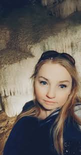 Formation at Secret Caverns resembles Ayla's cave