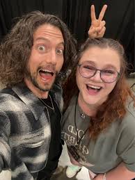 Should I attend a Taylor Swift concert alone or find someone to take the  extra ticket?