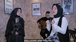 Video musik lagu terbaru ini pun telah dirilis. Lirik Lagu Laa Ilaha Illa Allaah Yang Dicover Sabyan Gambus Sonora Id
