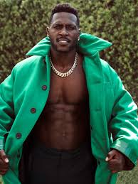 Antonio brown #81 of the tampa bay buccaneers warms up before the game against the new orleans saints at raymond james stadium on november 08, 2020 in tampa, florida. Antonio Brown On Style And Keeping It In Your Pants Gq