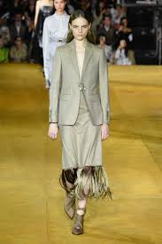 Burberry Ready To Wear Spring 2020 Look 5 Fashion Ready To Wear Fashion Week Runway