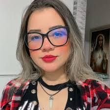 Linda Hanna's Instagram, Twitter & Facebook