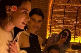 Born 26 february 1984) is a turkish actress born and raised in ankara. Beren Saat Yillar Once Bugun Kenan Ile Tanistik Bursada Bugun Bursa Bursa Haber Bursa Haberi Bursa Haberleri Bursa