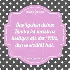 Ein kleiner mensch wird wohl bewacht, am tag und in der nacht. Kind Mutterherzen