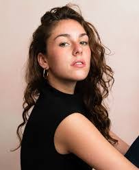 Eloise Webb's Instagram, Twitter & Facebook