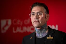 Launceston mayor criticised for 'hanging out' with controversial US singer  Ronnie Radke