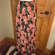 Nwt M Llr Elegant Deanne Roses Pleated Skirt Nwt