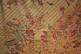 Pada kedua jenis kain ini pinggiran terletak pada sisi memanjang kain. Mengenal Mahakarya Batik 3 Negeri Yang Melegenda Halaman All Kompas Com