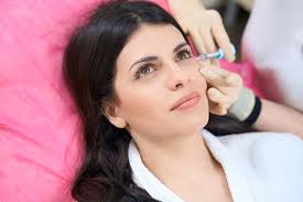 Zabiegi estetyczne na okolice oczu