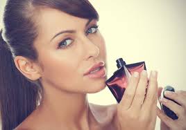 انسانسية هوة عطر رجالي مزيج من الزهور واوراق الأشجار والتوابل والأخشاب  العطرية عطر رائع جدا جدآ تستطيع استخدامةفي فصل الشتاء والصيف أيضا يمتاز هذا  العطر بالقوة والثباتية في شركة جوفيدان شركة جوفيدان