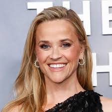 Tara Burrows's Instagram, Twitter & Facebook