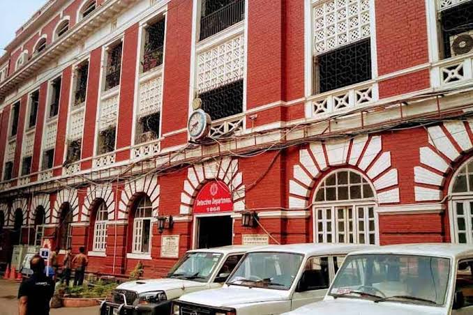 Lal Bazar | Lal Bazar is in challenge to control the number of accidents in Kolkata - Anandabazar