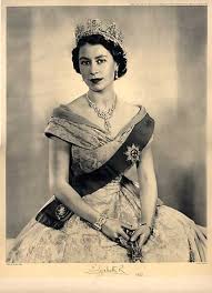 Elizabeth ii), полное имя — елизаве́та алекса́ндра мари́я (англ. Boyalas Slomat Sheyu Chto Elizaveta Ii Rasskazala O Dne Svoej Koronacii